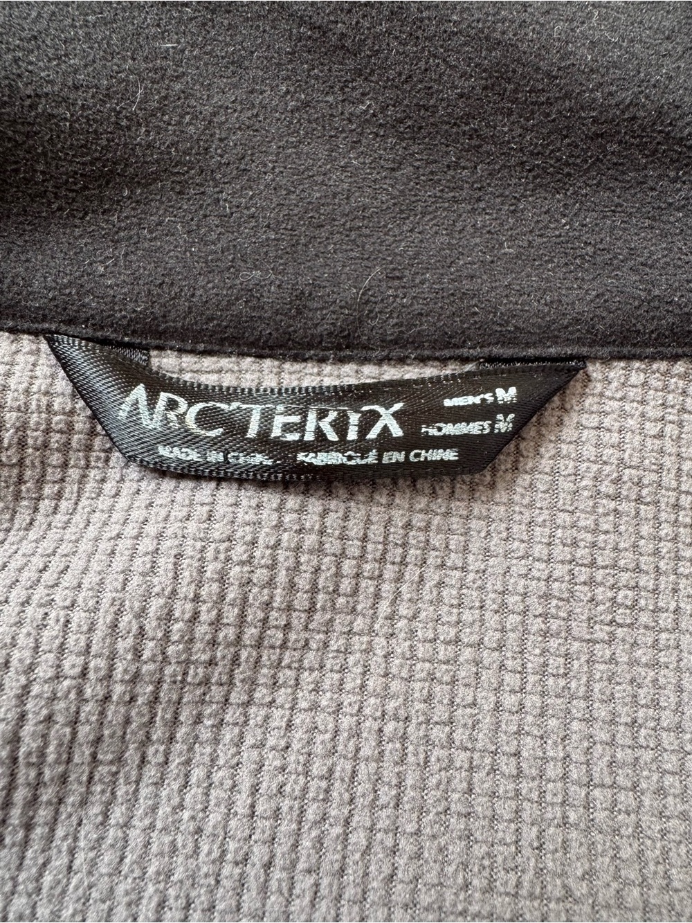 Arc'teryx Men's Blue Eclipse LT Softshell Jacket - Picture 7 of 12